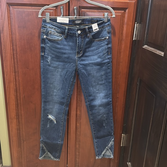 Judy Blue Skinny Jeans - Picture 5 of 6